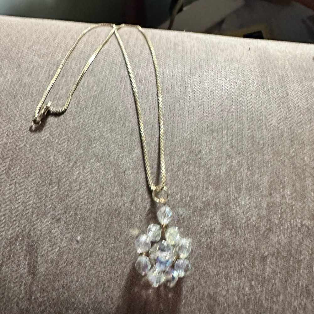 Elegant Crystal Pendant Necklace - Picture 5 of 5